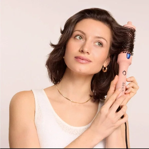 NWT Volumizing Thermal Brush - Picture 7 of 7